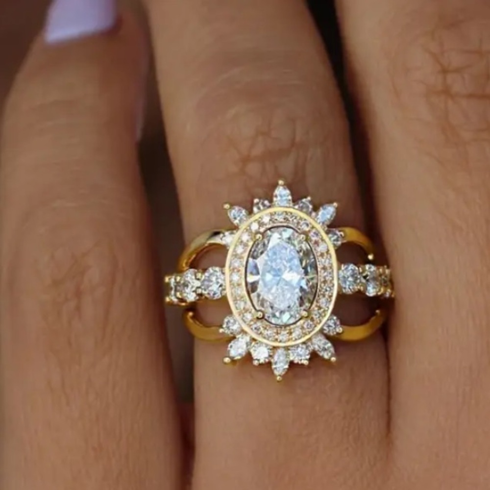 18k Gold and Faceted White Topaz Women's Ring 9
